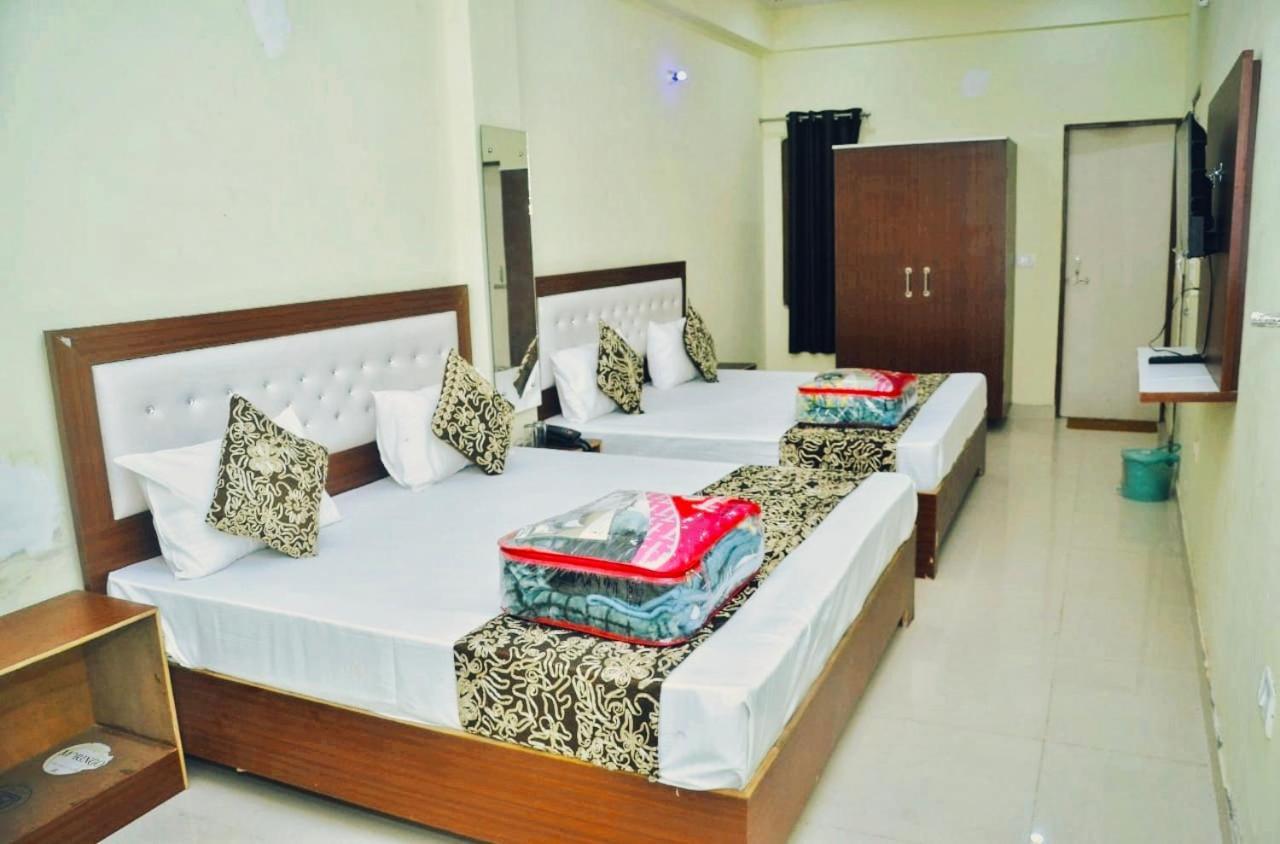 آغْرا Awesome Home Stay المظهر الخارجي الصورة