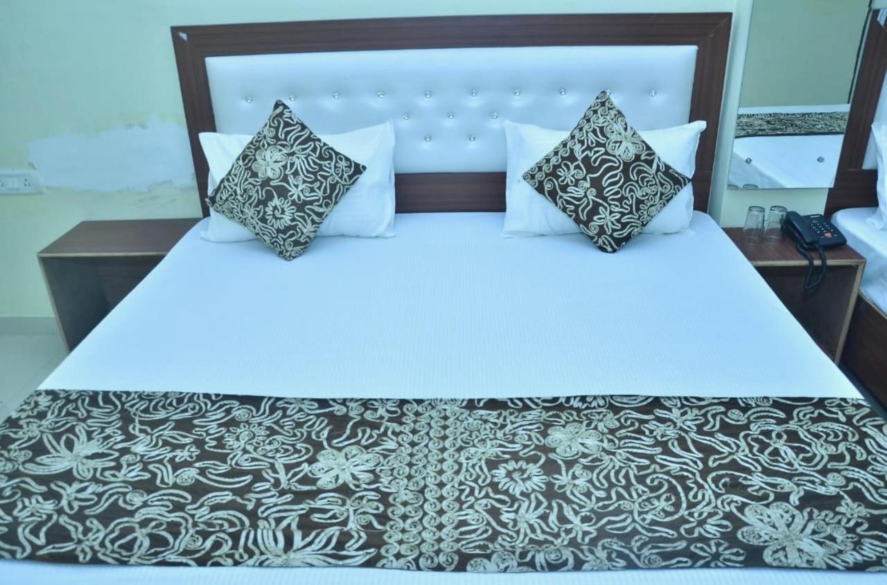 آغْرا Awesome Home Stay المظهر الخارجي الصورة
