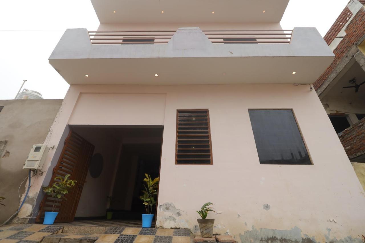 آغْرا Awesome Home Stay المظهر الخارجي الصورة